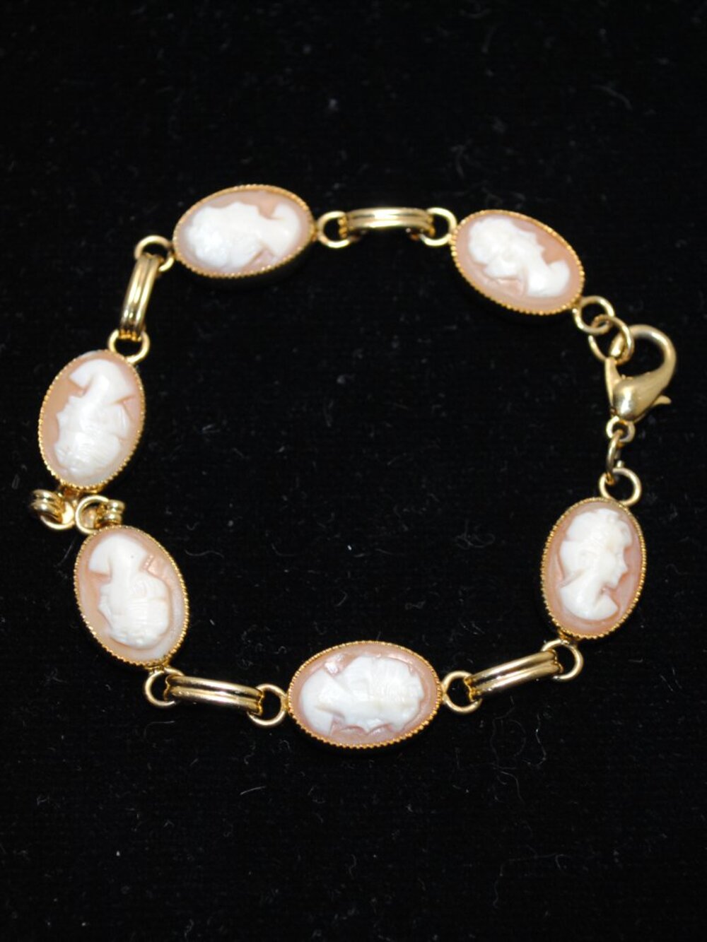 Vintage Carved Shell Cameo Gold-tone Bracelet